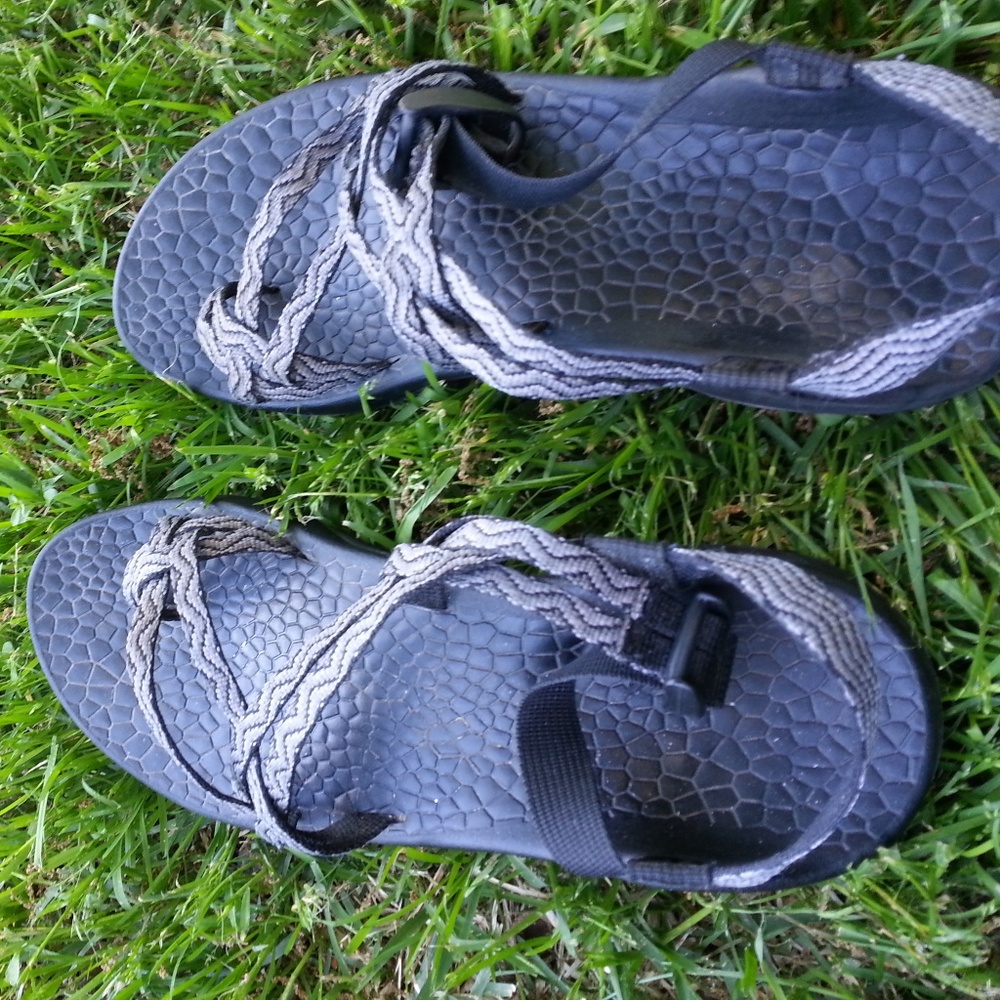 Black and white Ego Chacos 2 straps 10 W